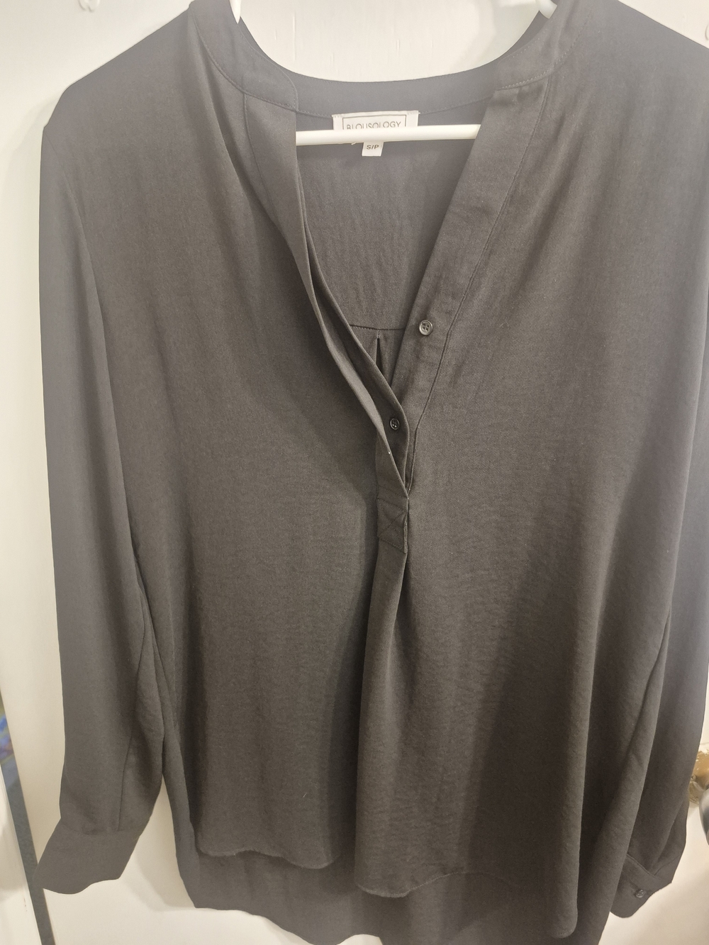 Blousology Black Long-Sleeve Tunic